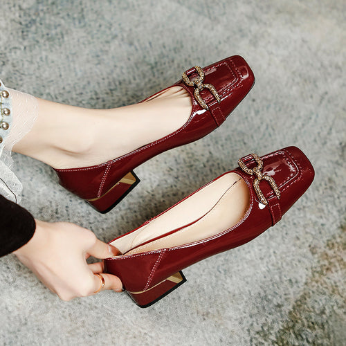 Damen Elegante Blockabsatz Pumps mit detailverzierter Schnalle EB