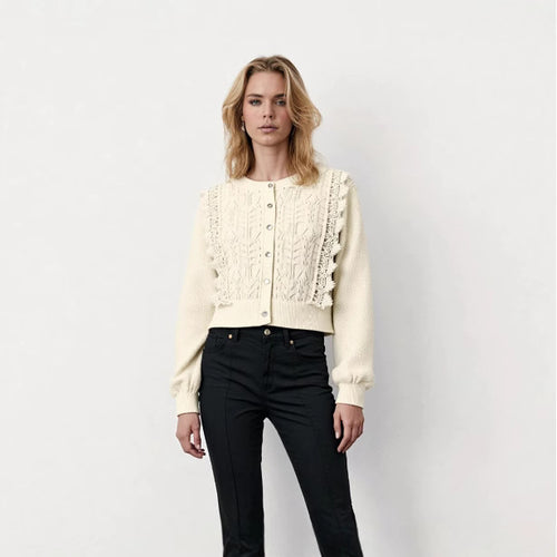 Damen Strickjacke mit filigranen Häkelakzenten und Knopfleiste EB