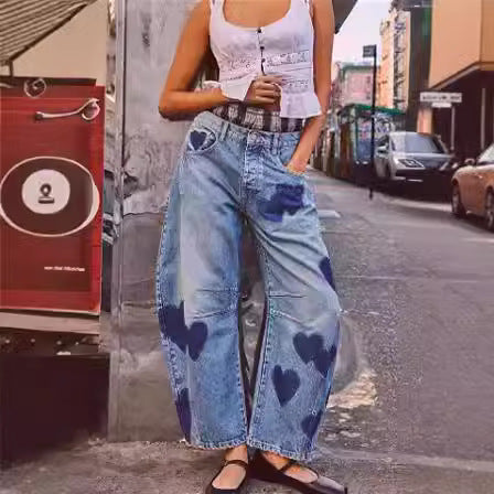 Damen weite Jeans mit Herzen-Details und entspanntem Schnitt EB