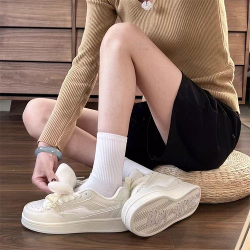 Damen Sneakers im modernen Design mit atmungsaktiver Oberflächenstruktur und komfortabler Dämpfung EB