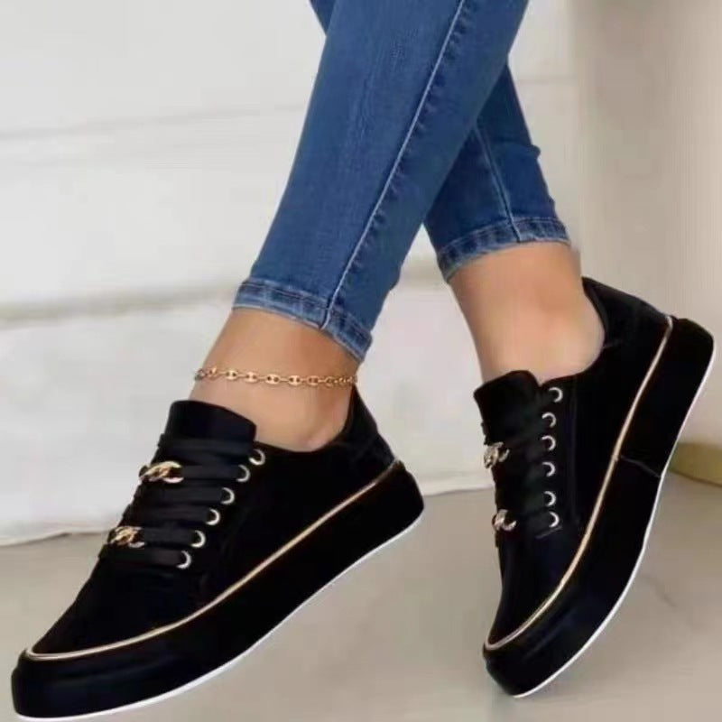 Damen Sneakers mit dekorativen Kettendetails und glamourösen Akzenten EB