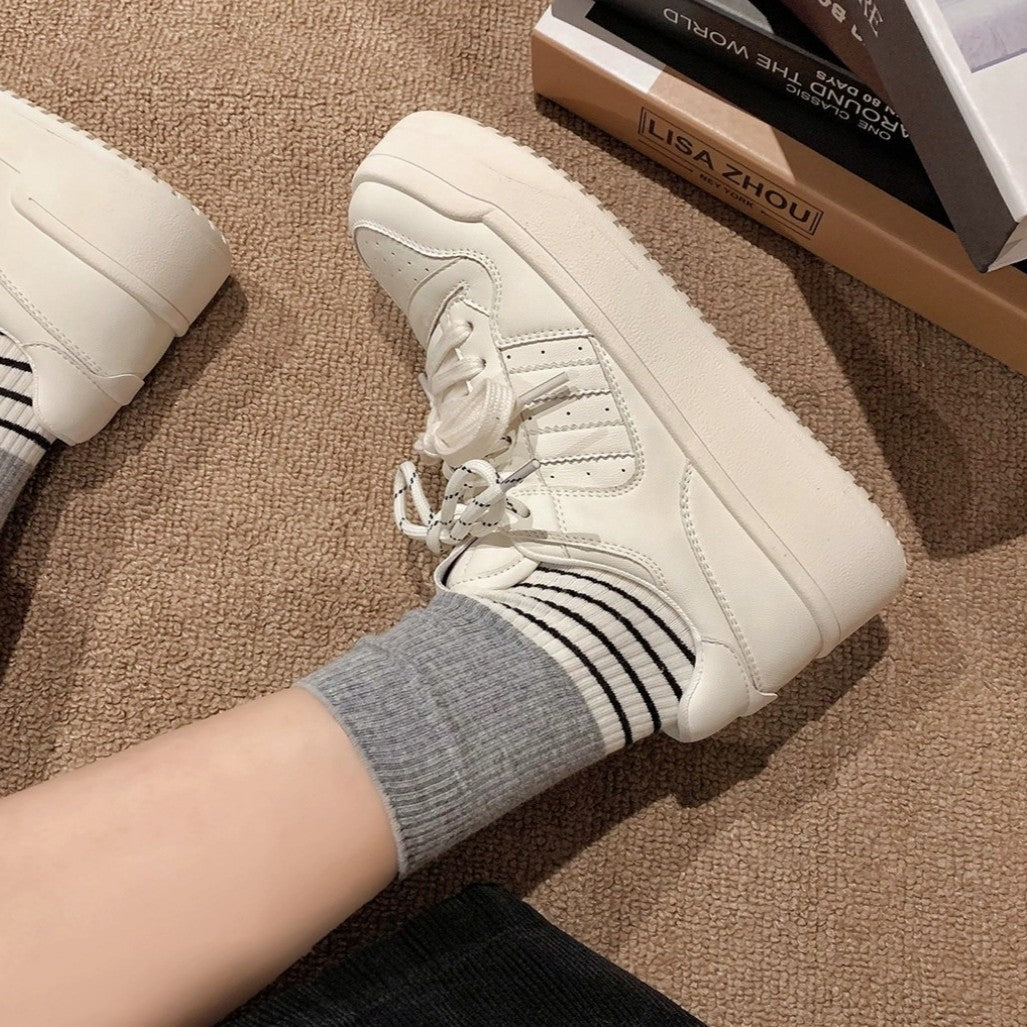 Damen Platform Sneakers mit modischem Design und bequemer Schnürung EB