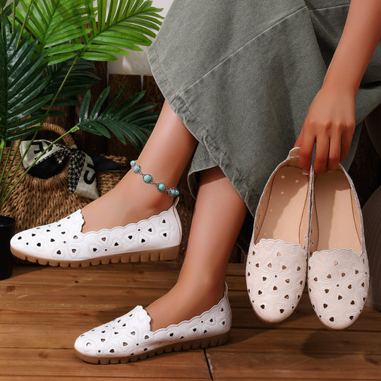 Damen Bequeme Slip-On Ballerinas mit floralem Cut-Out-Design EB