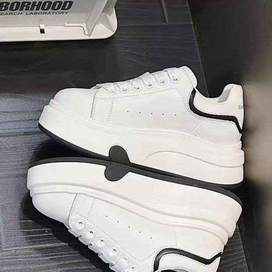 Damen Sneakers mit klassischem Obermaterial und innovativer Dämpfungstechnologie EB