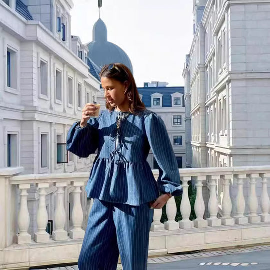 Damen Lässige Bluse mit voluminösen Ärmeln und Figurnähten EB