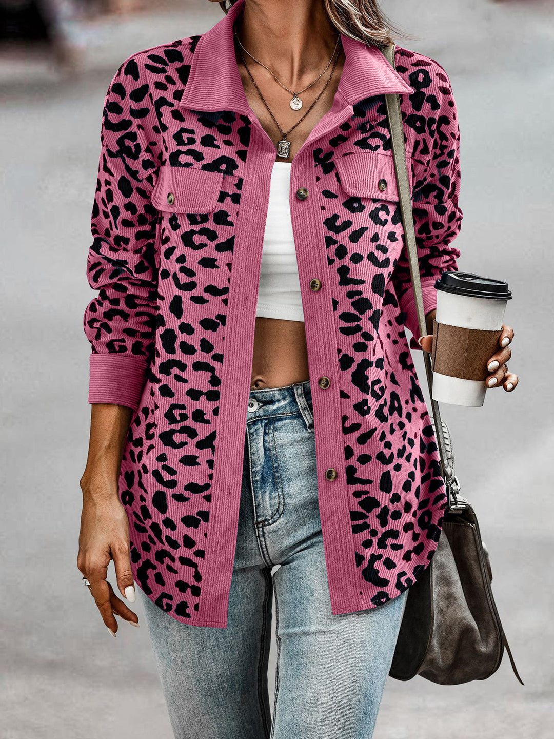 Damen Freizeitjacke mit strukturiertem Leopardenmuster und praktischen Taschen EB