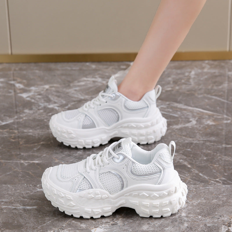 Damen sportliche Sneakers mit innovativem Sohlenprofil und atmungsaktiver Mesh-Konstruktion EB
