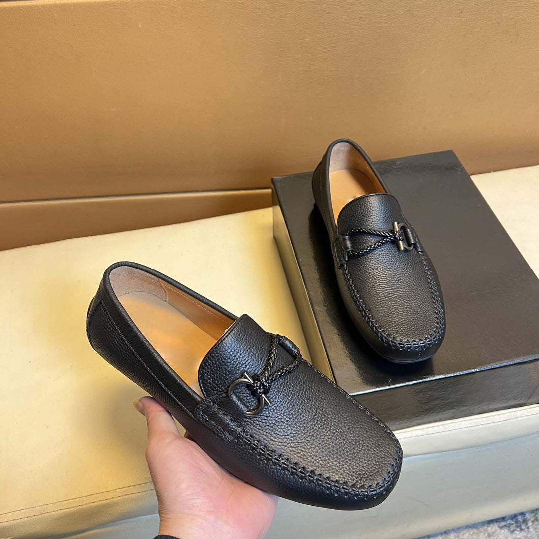 Damen Mokassin mit stilvollem Zierdetail aus hochwertigem Leder EB