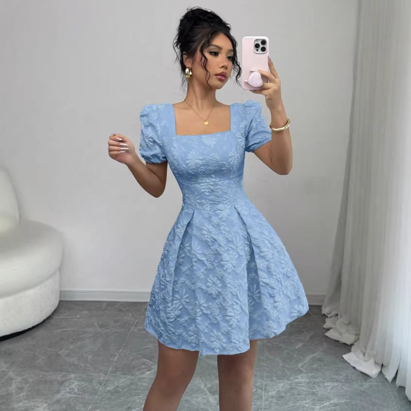 Damen Minikleid mit strukturiertem Blumendesign und Puffärmeln EB