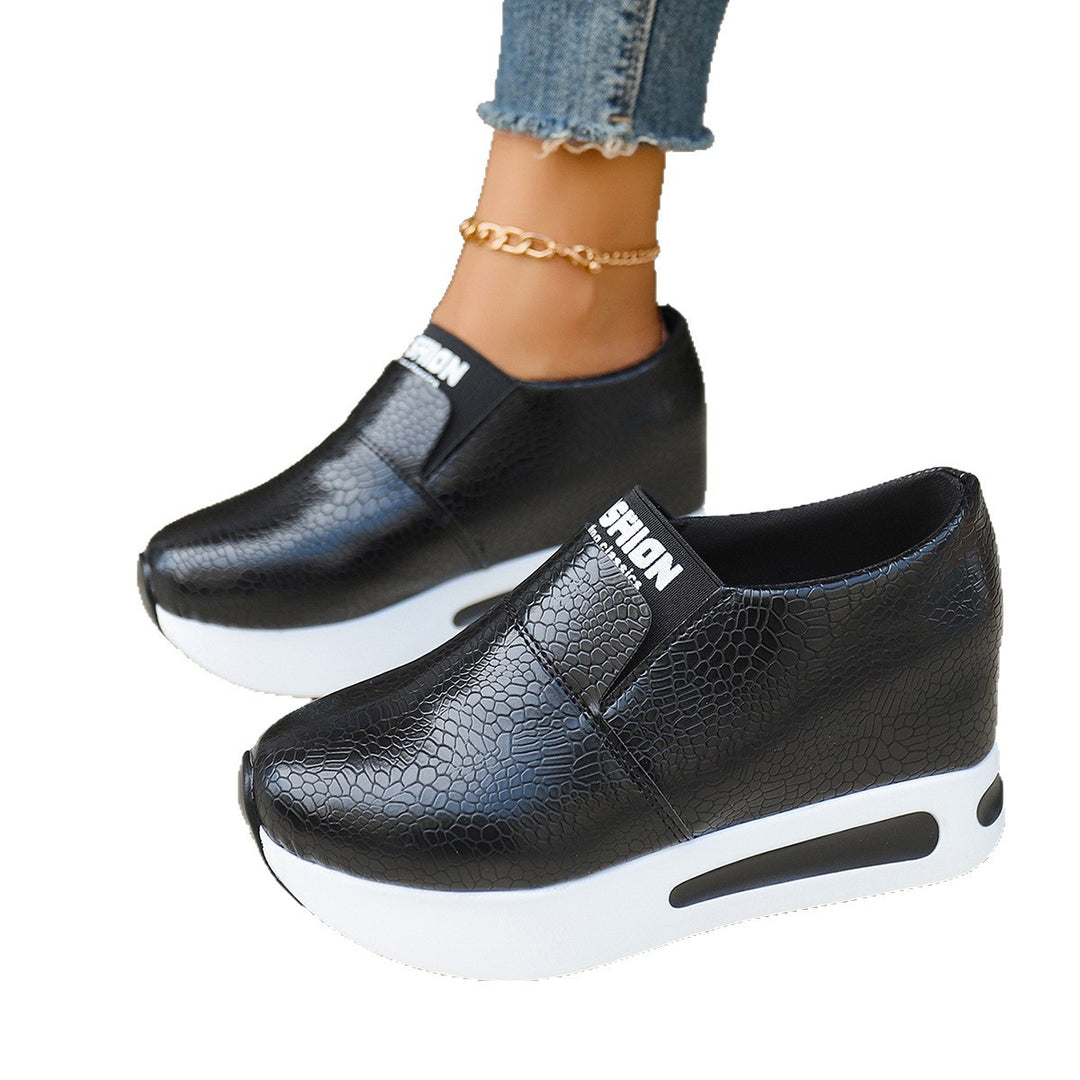 Damen Modische Slip-On Sneakers mit schickem Krokodesign und dämpfendem Fußbett EB
