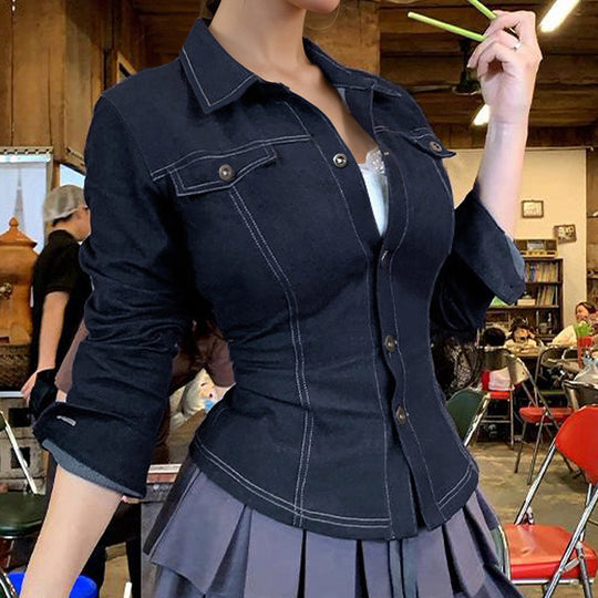 Damen nan taillierte Jeansjacke mit markanten Kontrastnähten, Brusttaschen und figurformender Schnittführung EB