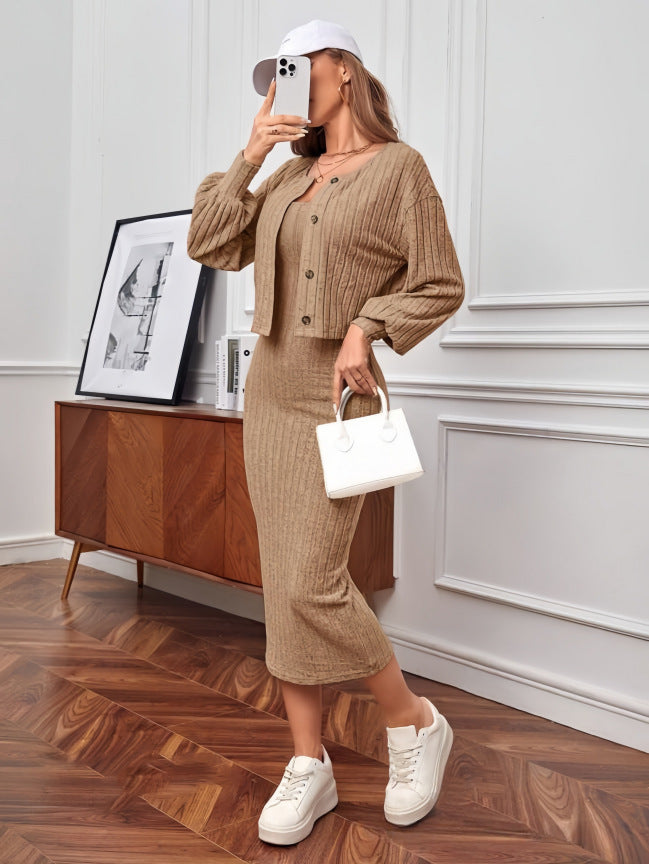 Damen Strick-Outfit mit Knopfleiste und Bündchen EB