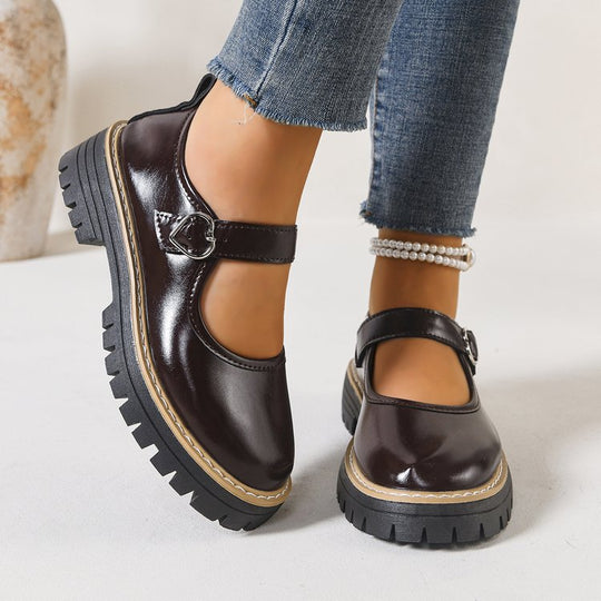 Damen Riemchen‑Slipper im Mary‑Jane‑Stil mit grober Profilsohle und Herzschließe EB