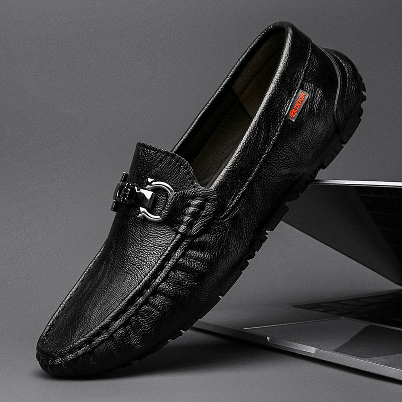 Herren eleganter Mokassin‑Loafer aus softem Kunstleder mit dekorativer Metallschnalle und profilierter Gummilaufsohle EB