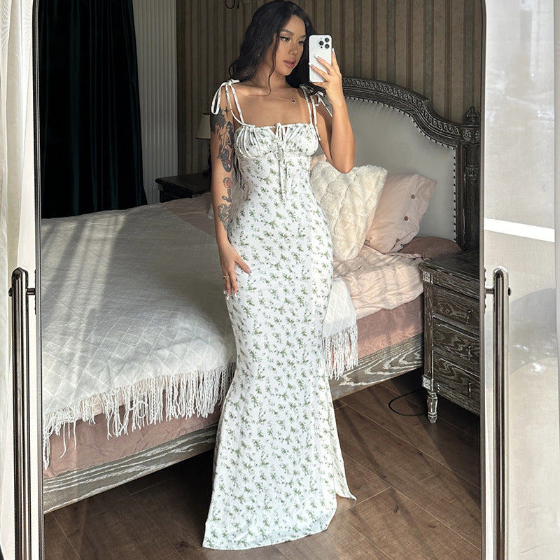 Damen Maxikleid mit zarten Blumenmustern und verstellbaren Spaghettiträgern EB