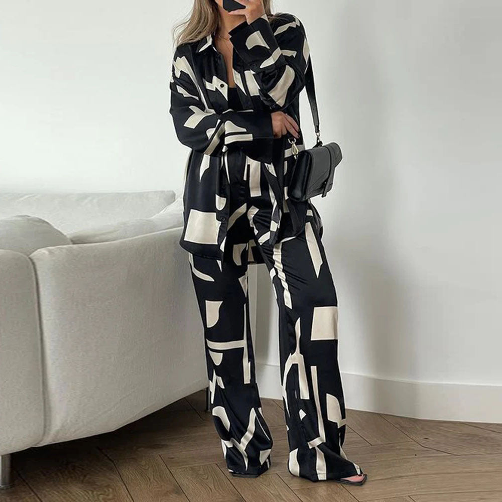 Damen Satin Pyjama-Set mit modernem Grafikdesign EB