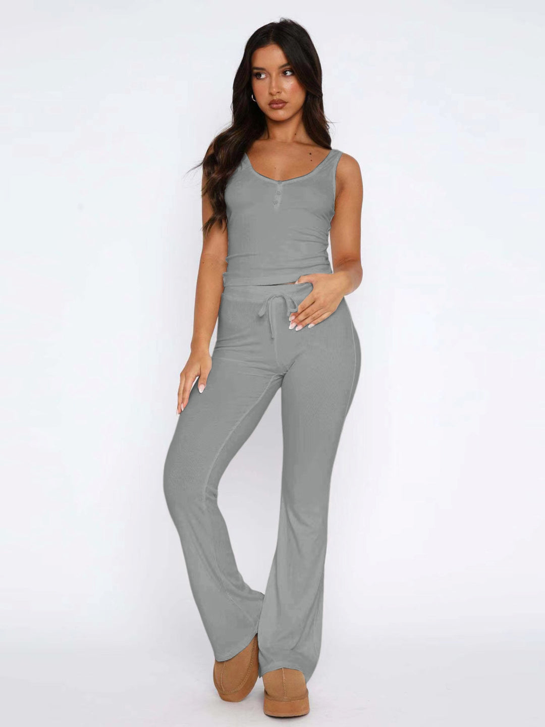 Damen lässiges Freizeit-Set mit kurzer Bluse und weiten Hosen EB