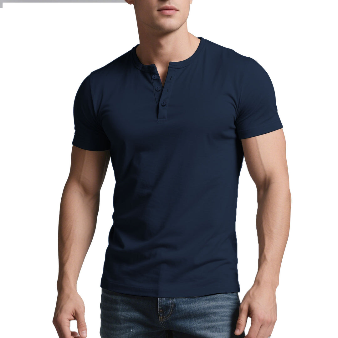 Herren nan kurzes Henley-Shirt mit dezenter Knopfleiste und figurbetontem Schnitt EB