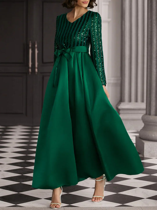 Damen Glamouröses Maxikleid mit Paillettenakzenten und schimmerndem Rock EB
