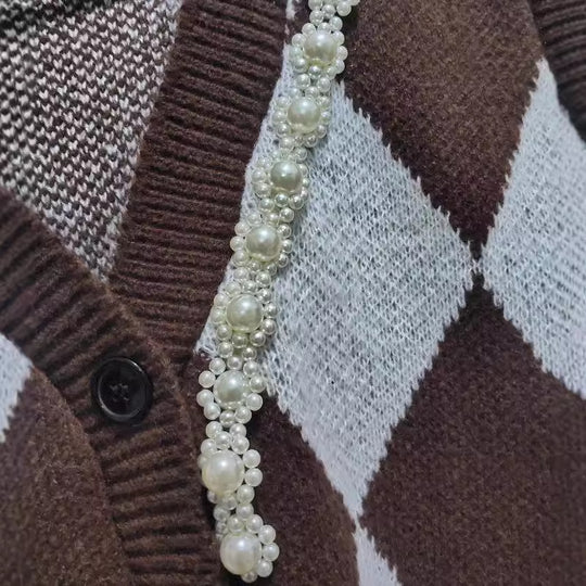 Damen Strickweste mit modernem Rautenmuster und eleganter Knopfdetail EB