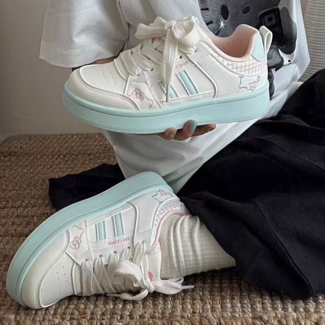 Damen Sneakers mit verspieltem Design von EB