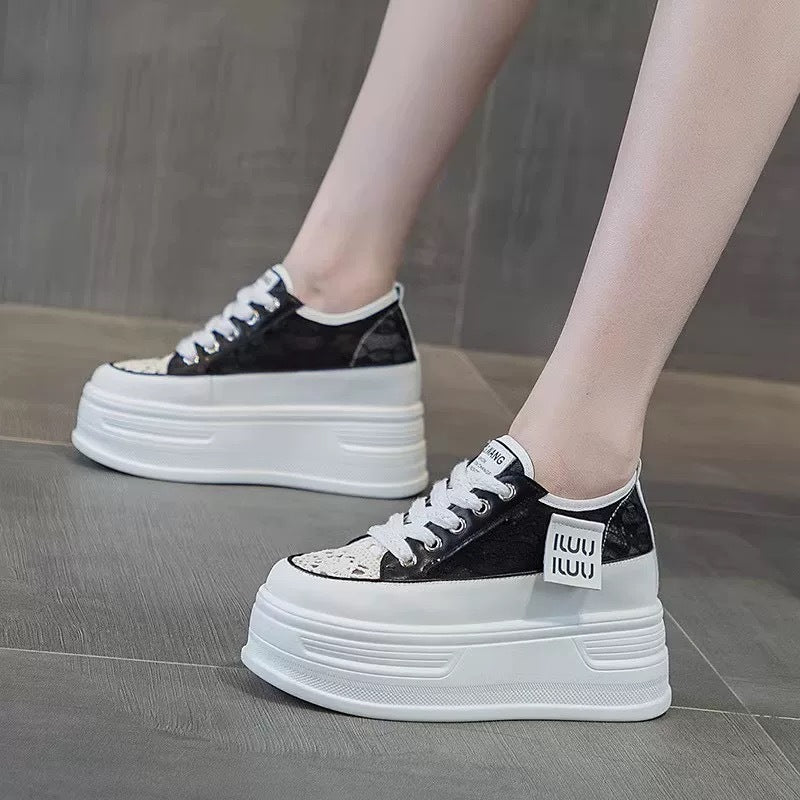 Damen Chunky Plateausneaker mit atmungsaktiver Mesh-Oberfläche und modischer Schnürung EB