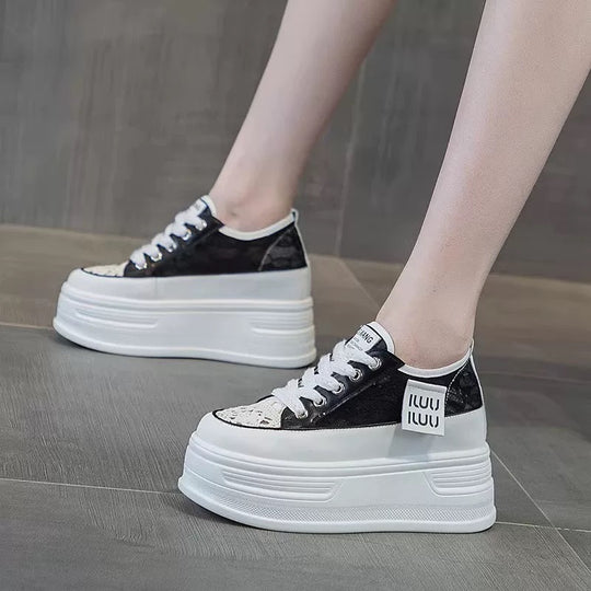 Damen Chunky Plateausneaker mit atmungsaktiver Mesh-Oberfläche und modischer Schnürung EB