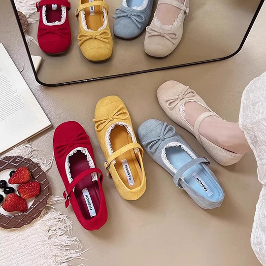 Damen Ballerinas mit eleganter Schnalle und zarter Spitzenborte EB