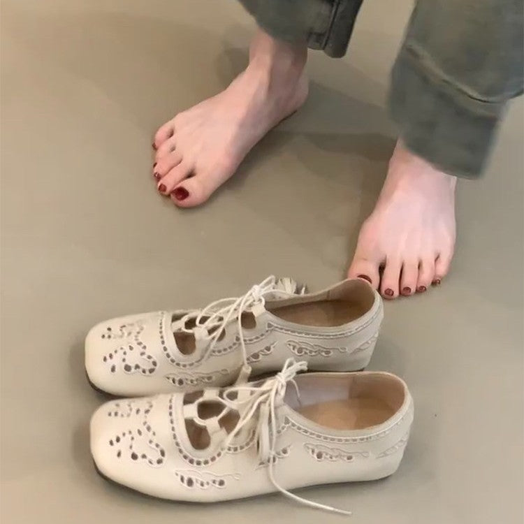 Damen Schnürschuhe mit filigranen Aussparungen EB