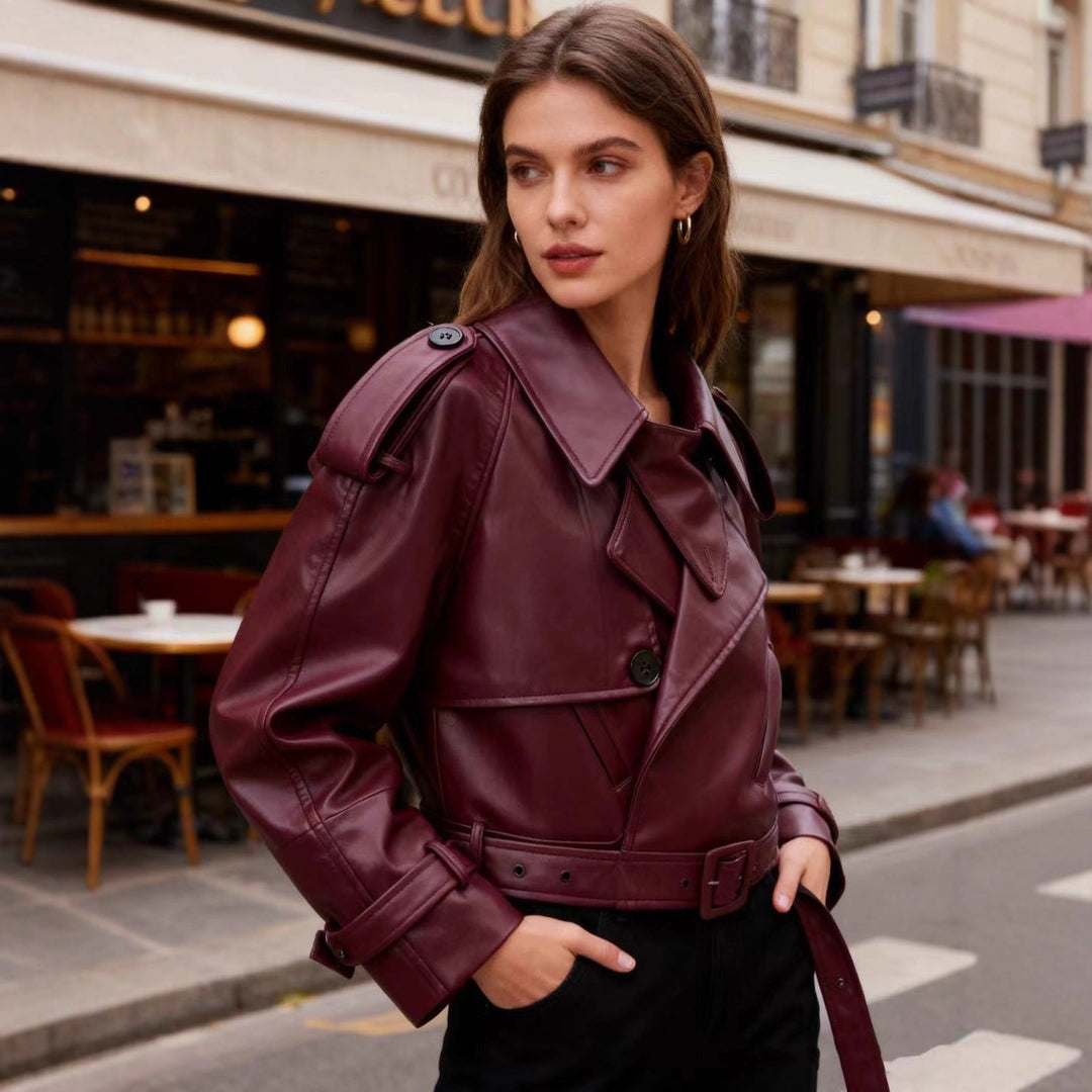 Damen nan cropped Kunstleder-Trench mit Schulterklappen, taillierendem Gürtel und verstellbaren Manschetten EB