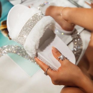 Damen Glamouröse Hausschuhe mit funkelnden Strass-Applikationen EB