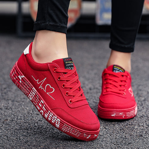 Damen nan Canvas-Sneaker mit dekorativer Print-Plateausohle und Herzlinien-Stickerei EB