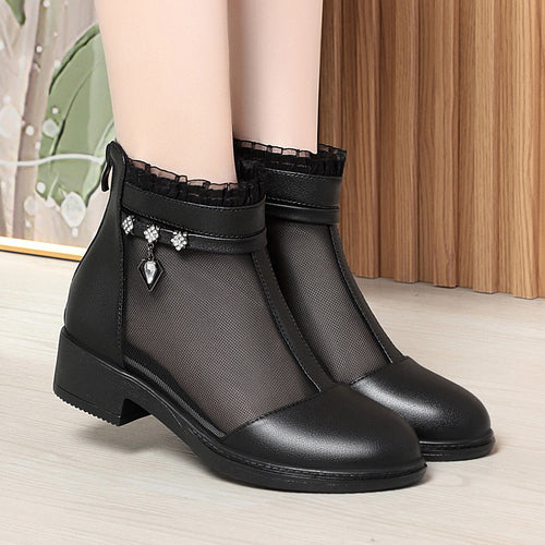 Damen Modische Ankle Boots mit transparentem Mesh-Einsatz und eleganten Schmuckdetails EB