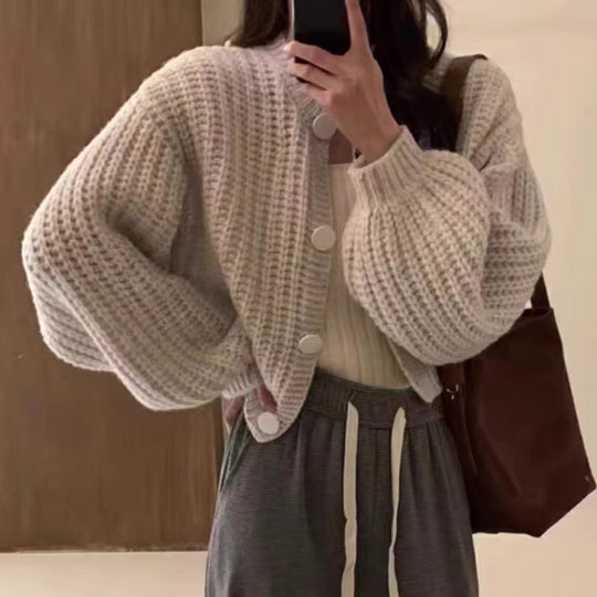 Damen Grobstrickcardigan mit voluminösen Ärmeln und großen Knöpfen EB