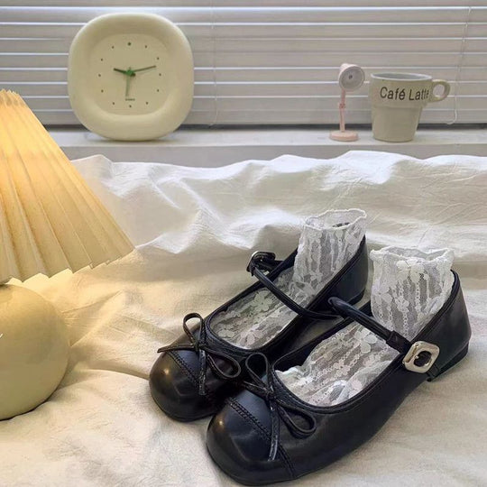 Damen Ballerinas mit zarter Spitzenapplikation und elegantem Riemen EB