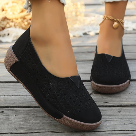 Damen Bequeme Mokassins mit floralem Lochdesign EB