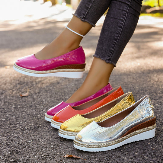 Damen Komfortable Slip-On Ballerinas mit glänzendem Krokoprägedesign EB