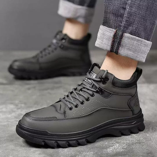 Herren Hochwertige Winterstiefel mit strapazierfähigem Obermaterial und rutschfester Sohle EB