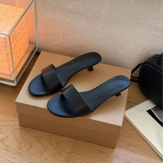 Damen Elegante und zeitlose Sandalen mit niedrigem Absatz EB