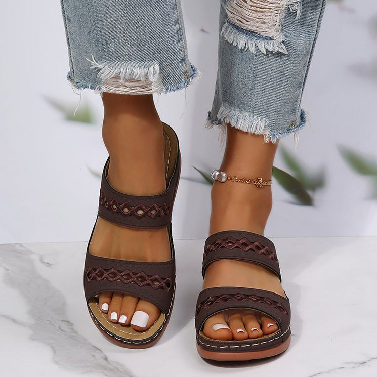 Damen Bequeme Leder-Sandalen mit dekorativem Lochmuster EB