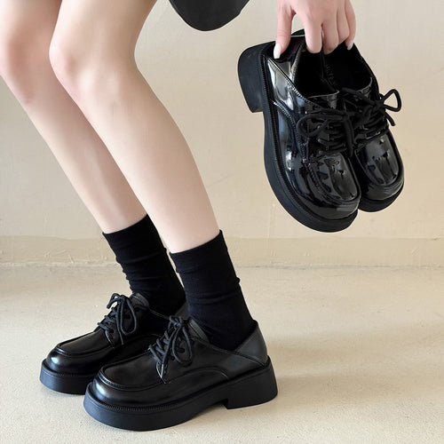 Damen Schnürschuhe mit glänzender Oberfläche und bequemer Sohle EB