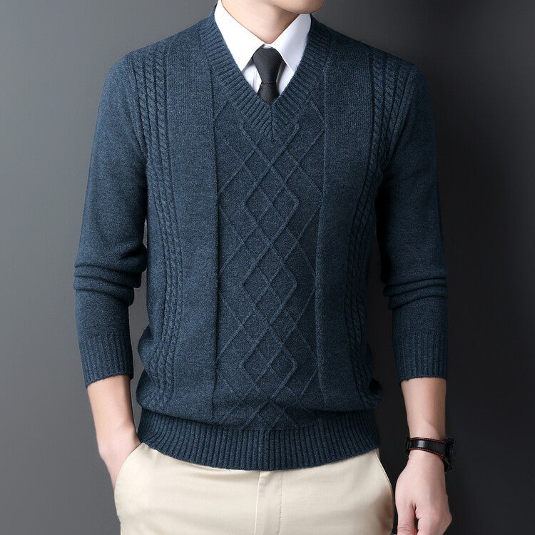 Herren V-Ausschnitt Pullover im modernen Zopfmuster EB