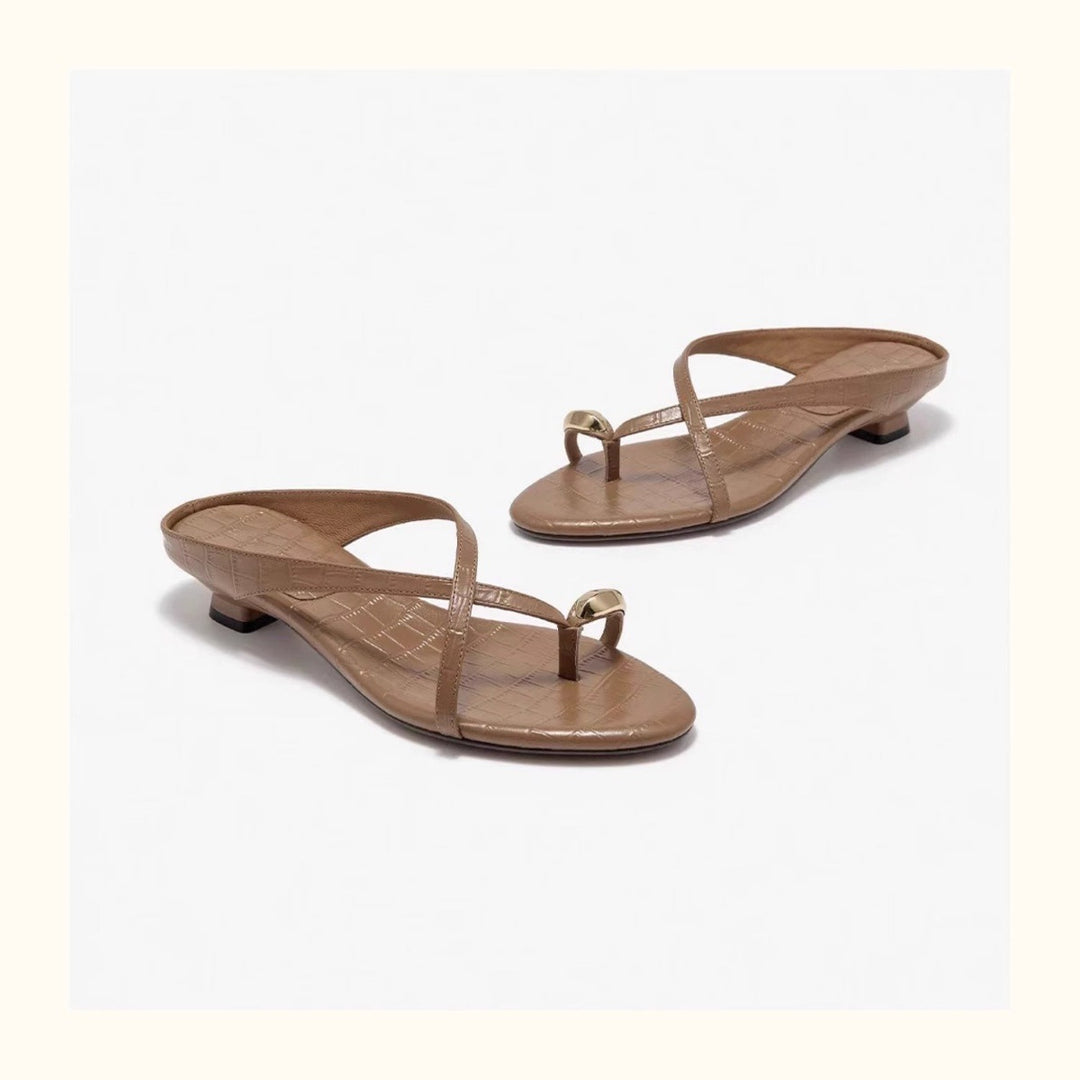 Damen elegante Zehentrenner-Sandalen mit modischem Riemendesign und dekorativem Schmuckdetail EB