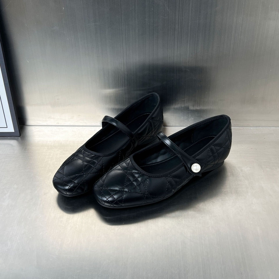 Damen elegante Ballerinas mit hochwertiger Lederoberfläche und modischen Riemen EB