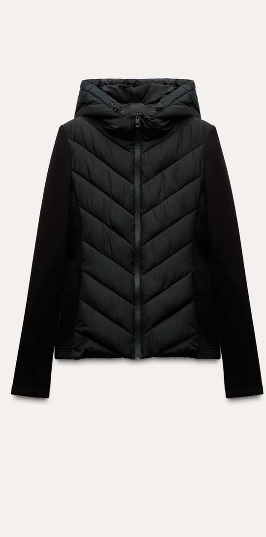 Damen nan gesteppte Kapuzenjacke mit Chevron‑Stepp, Einsätzen aus Softshell und verdecktem Reißverschluss EB