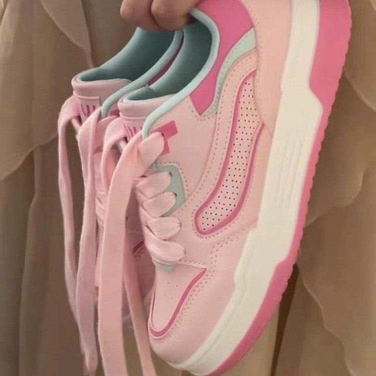 Damen Sportliche Sneakers mit modernem, atmungsaktivem Obermaterial und dämpfender Sohle EB