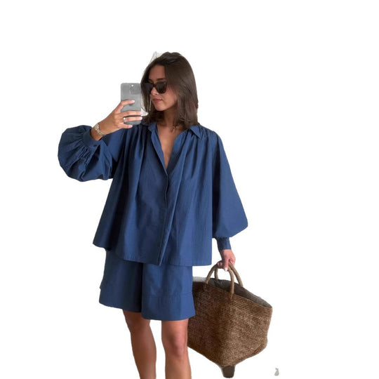 Damen lässiges Kombi-Outfit mit lockerer Bluse und Shorts EB