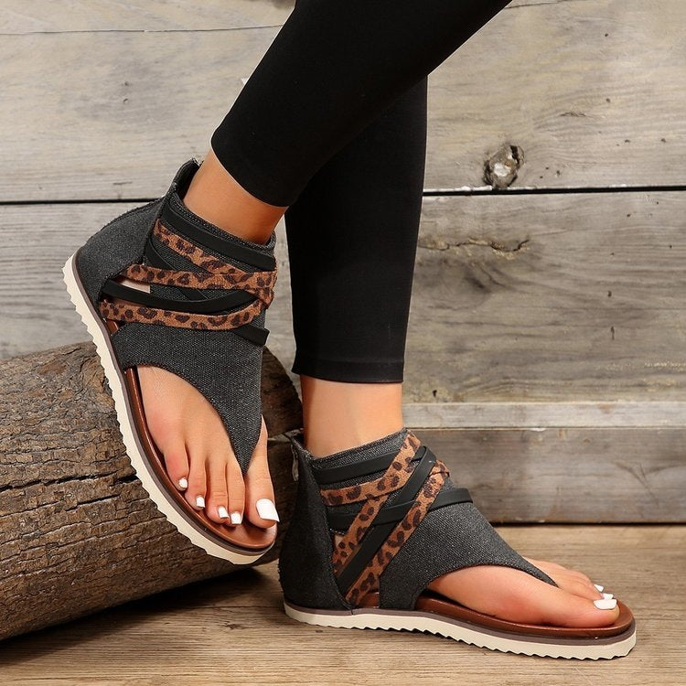 Damen modische Riemchensandalen mit leichten Cut-Outs und tierischem Design EB