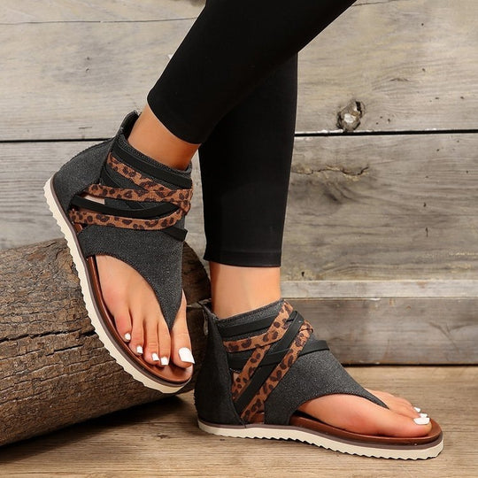 Damen modische Riemchensandalen mit leichten Cut-Outs und tierischem Design EB