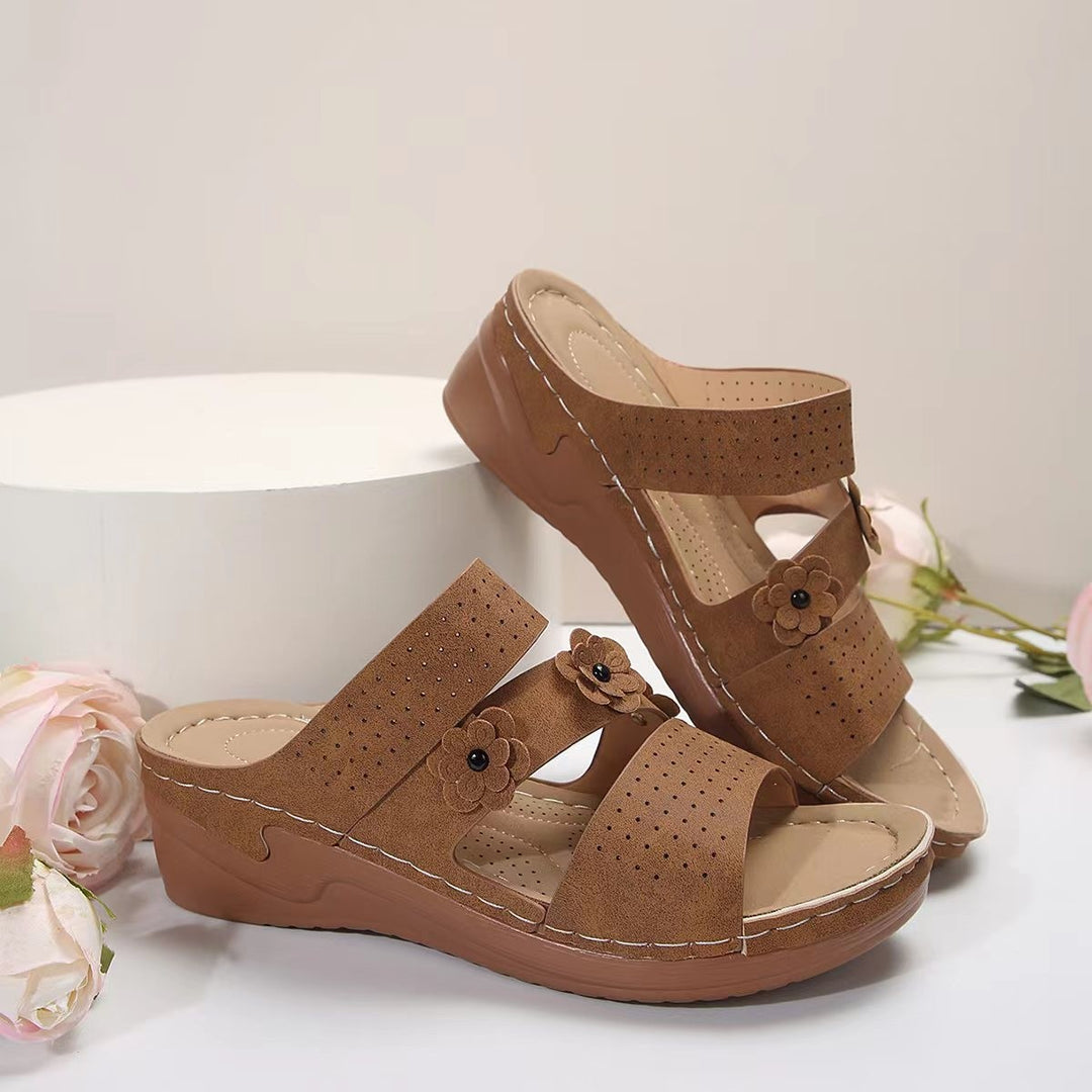 Damen komfortable Wedgesandalen mit floralem Design EB